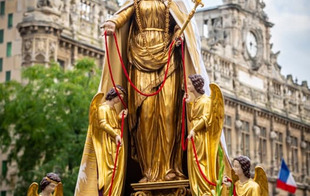 Le Saint Cordon: une tradition au long cours, vivante et populaire. - Valenciennes